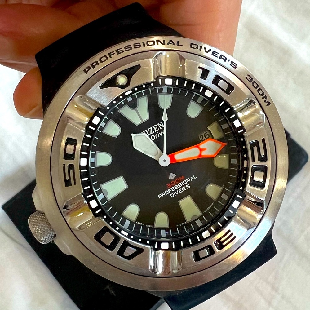 vintage Citizen Diver watch - excellent condition - no battery required!